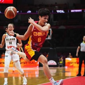 安博体育-中国女篮惨败暴露致命短板！后卫太差+拒投3分，宫鲁鸣该认清现实